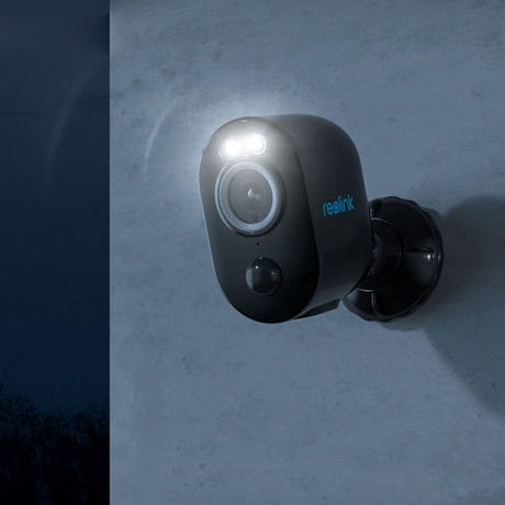 REOLINK 4MP SMART WIRELESS CAMERA WITH MOTION SPOTLIGHT