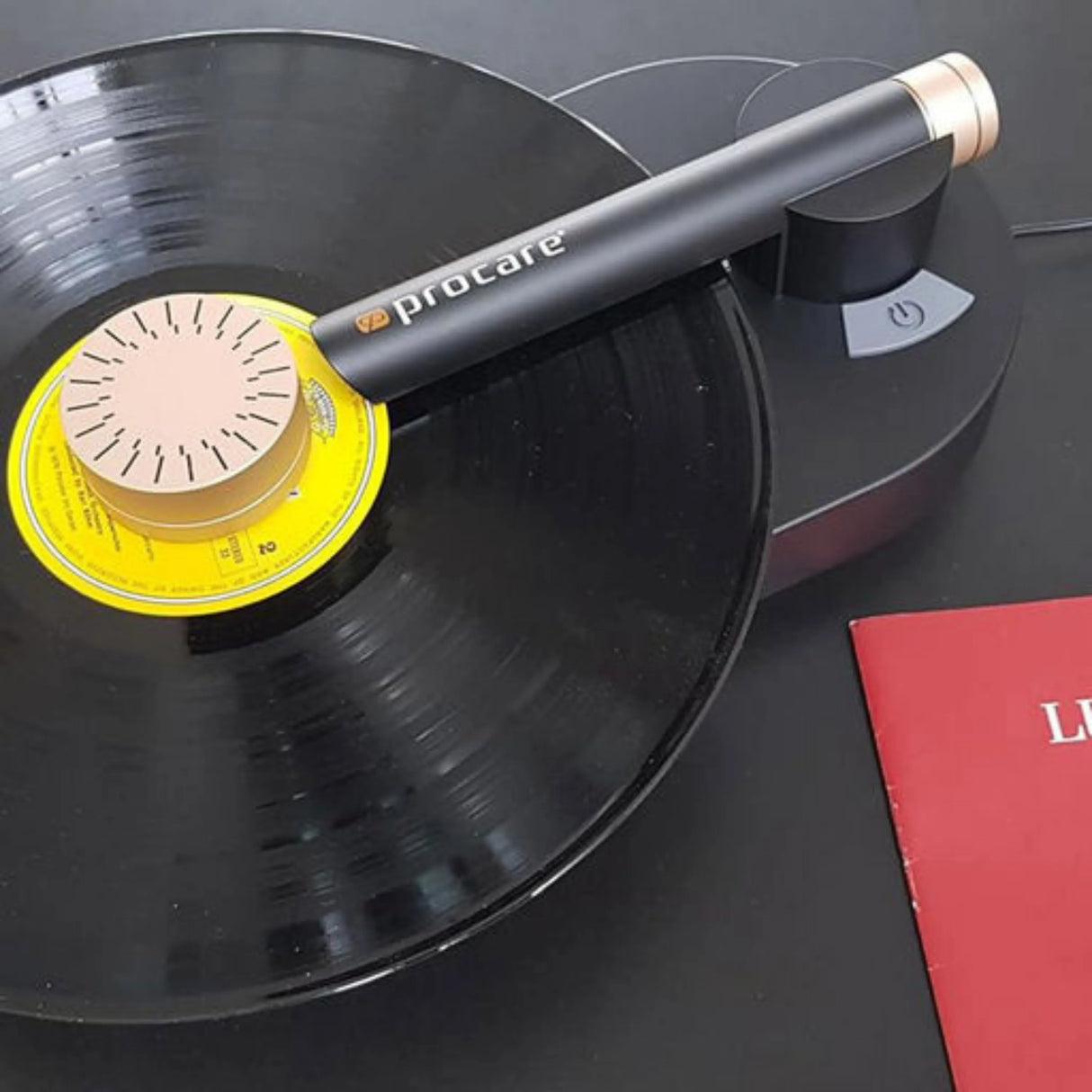 VINYL RECORD CLEANING DEVICE